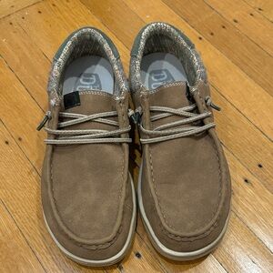 Hey Dude Brown and Tan Shoes men’s 8